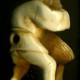 Нэцкэ (нэцке). Мужчина с лягушкой в корзине.  Япония, 19 в. Эдо. слоновая кость.