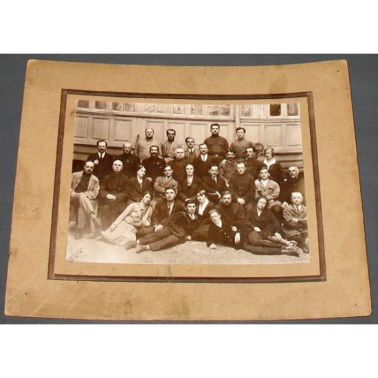 Кабинетная фотография. 1929 г. Баку. Сотрудники ресторана Московск